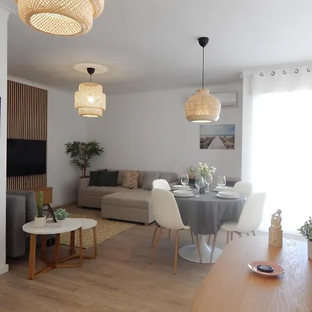 Casa Bella Breezy, 1 Minute Walk To Beach, Luxury דירה