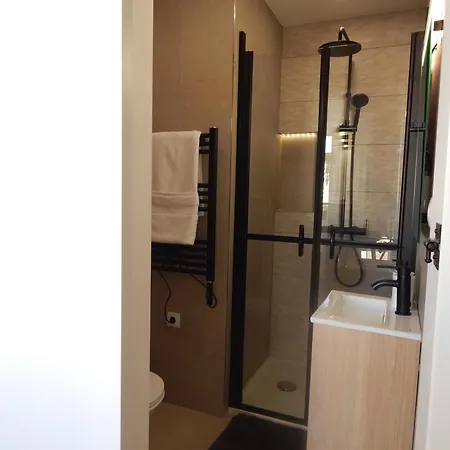 Casa Bella Breezy, 1 Minute Walk To Beach, Luxury דירה